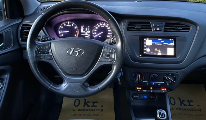 
								Hyundai i20 full									