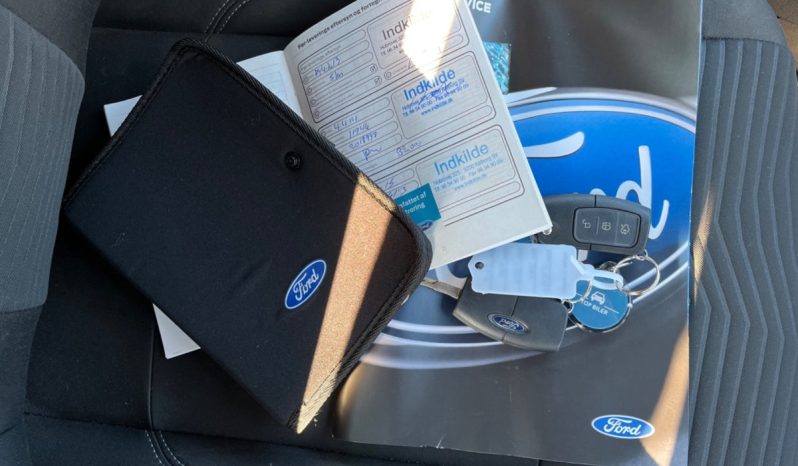
								Ford Fiesta Titanium full									