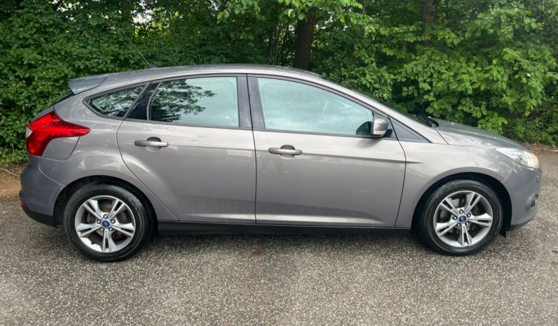 
								Ford Focus 1,0 SCTi 100 Titanium ECO 5d full									