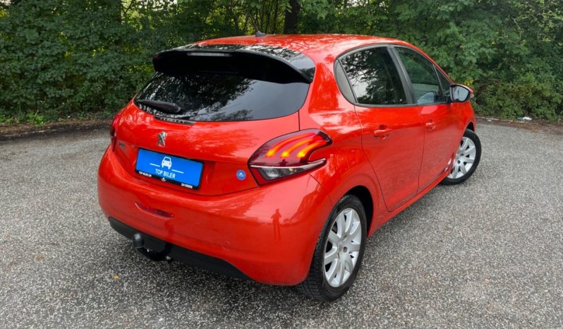 
								Peugeot 208 1,6 BlueHDi 100 Allure 5d full									