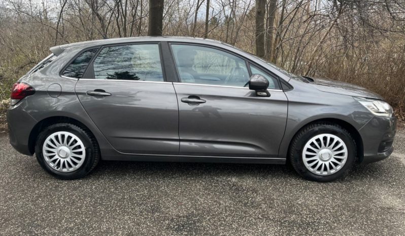 
								Citroën C4 1,2 PureTech 110 Feel Complet 5d full									