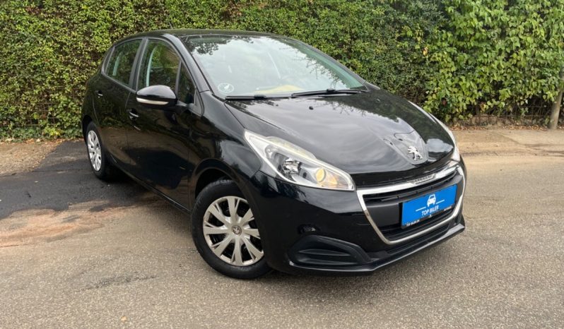 
								Peugeot 208 1,2 VTi 82 Allure 5d full									