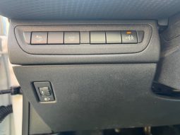 
										Peugeot 2008 1,2 e-THP 110 Allure EAT6 5d full									