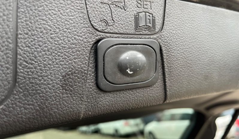 
								Ford C-MAX 1,0 SCTi 125 Titanium+ 5d full									