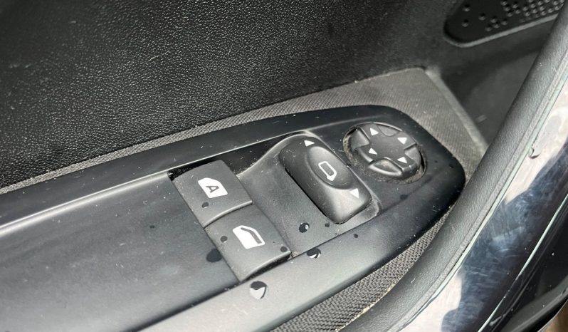 
								Peugeot 208 1,2 VTi Active 5d full									