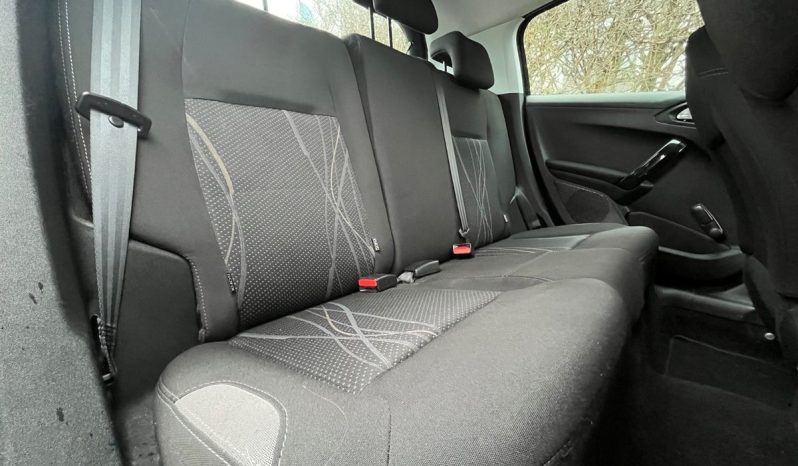 
								Peugeot 208 1,2 VTi Active 5d full									