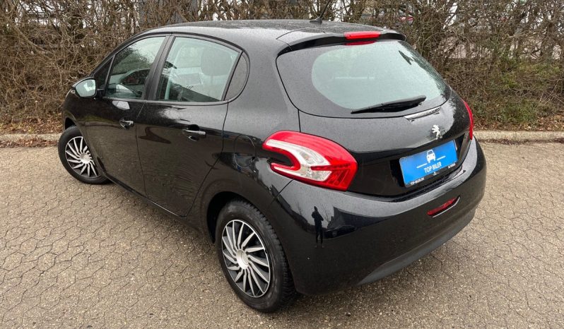 
								Peugeot 208 1,2 VTi Active 5d full									