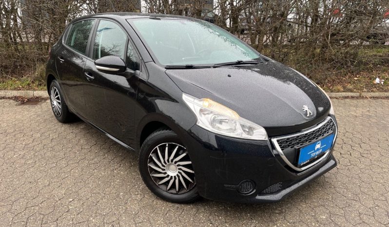 
								Peugeot 208 1,2 VTi Active 5d full									