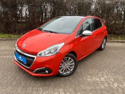 Peugeot 208 1,2 e-THP 110 Allure Sky 5d
