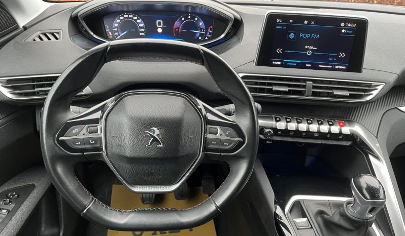 
								Peugeot 3008 1,2 e-THP 130 Allure 5d full									