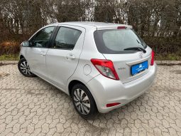 
										Toyota Yaris 1,0 VVT-i T2 5d full									