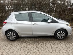 
										Toyota Yaris 1,0 VVT-i T2 5d full									