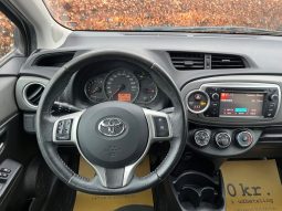 
										Toyota Yaris 1,0 VVT-i T2 5d full									
