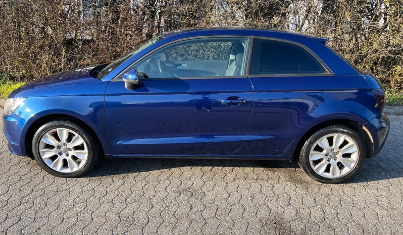 
								Audi A1 1,4 TFSi 122 S-line S-tr. 3d full									