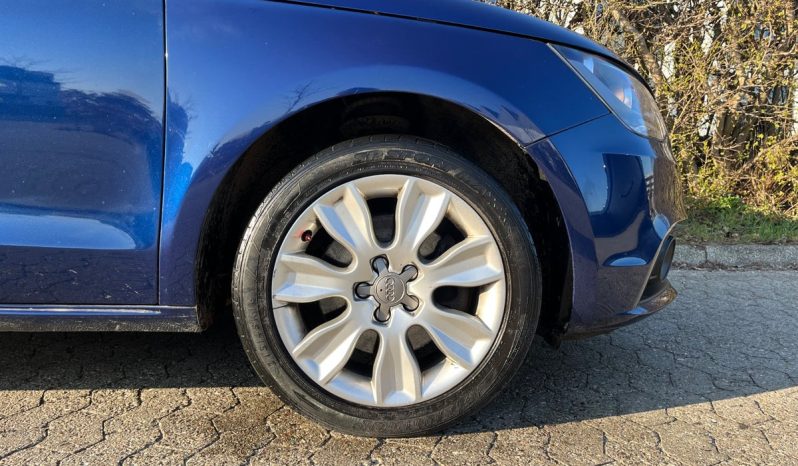 
								Audi A1 1,4 TFSi 122 S-line S-tr. 3d full									