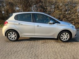 
										Peugeot 208 1,2 VTi 82 Allure 5d full									
