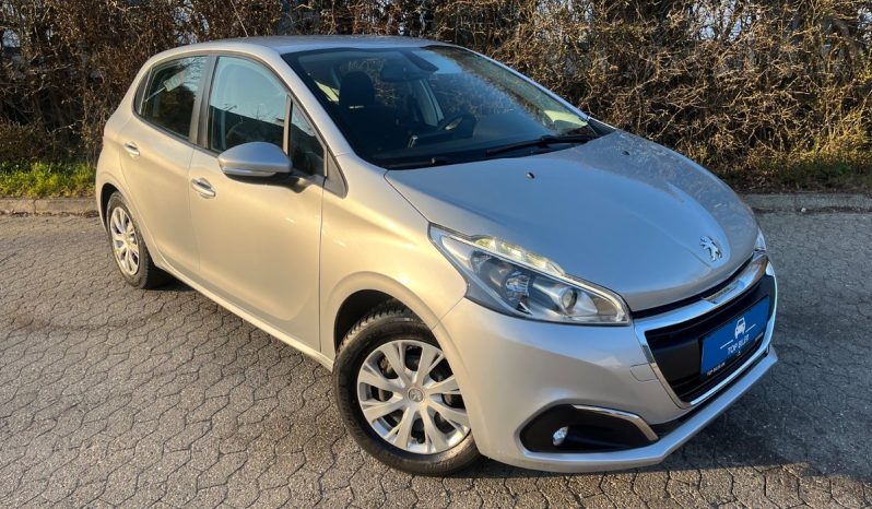 
								Peugeot 208 1,2 VTi 82 Allure 5d full									