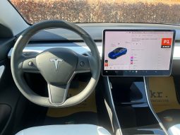 
										Tesla Model 3 Long Range AWD 4d full									