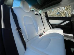 
										Tesla Model 3 Long Range AWD 4d full									