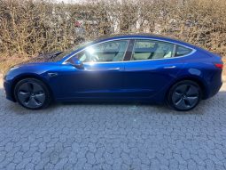
										Tesla Model 3 Long Range AWD 4d full									