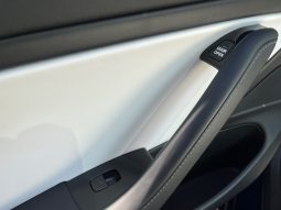 
										Tesla Model 3 Long Range AWD 4d full									