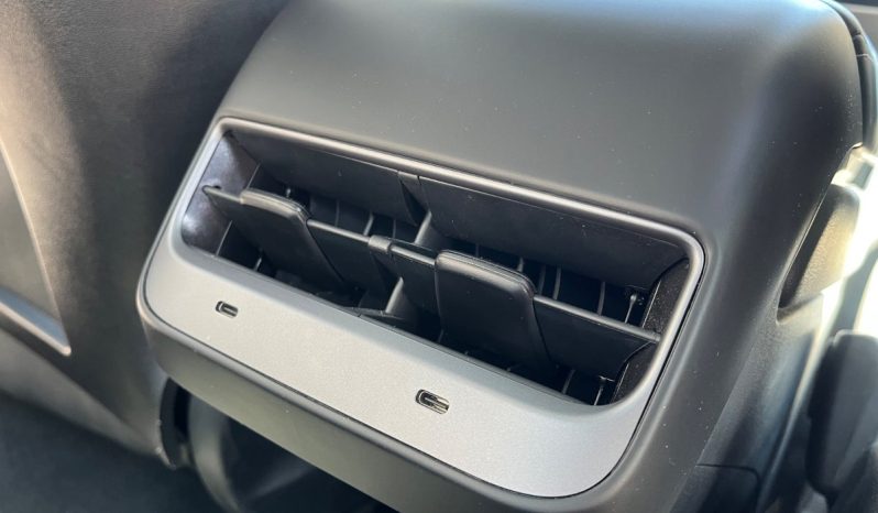 
								Tesla Model 3 Long Range AWD 4d full									