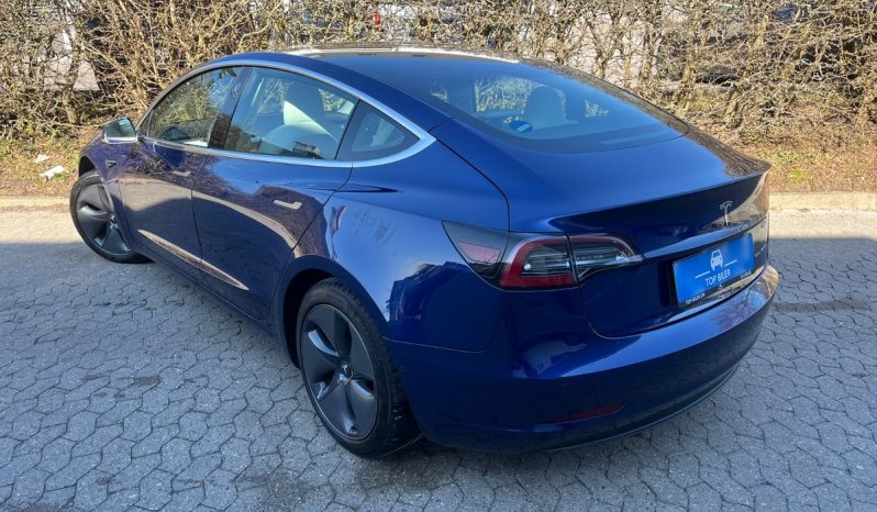 
								Tesla Model 3 Long Range AWD 4d full									