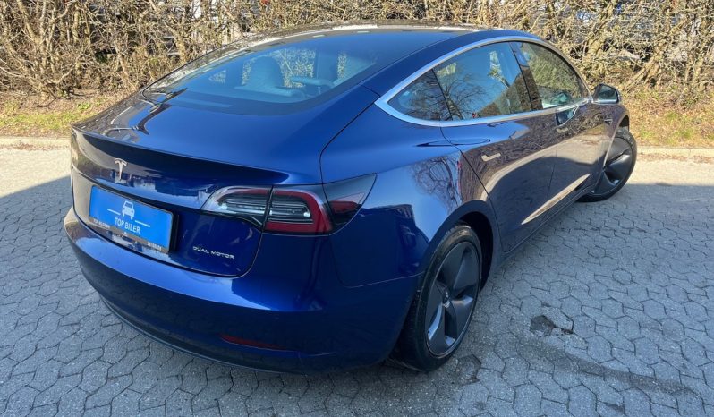 
								Tesla Model 3 Long Range AWD 4d full									
