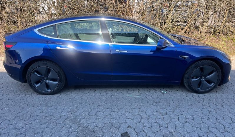 
								Tesla Model 3 Long Range AWD 4d full									