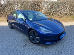 
										Tesla Model 3 Long Range AWD 4d full									