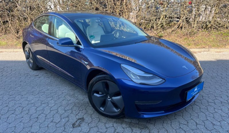 
								Tesla Model 3 Long Range AWD 4d full									
