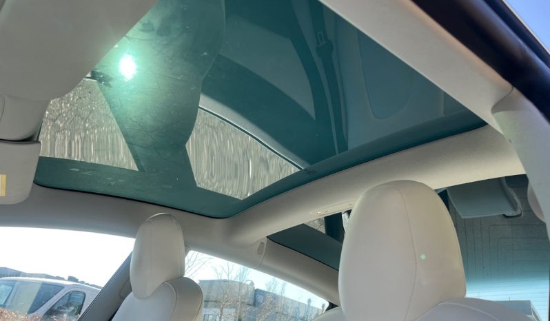 
								Tesla Model 3 Long Range AWD 4d full									