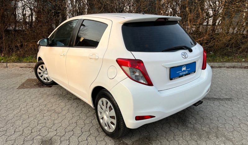 
								Toyota Yaris 1,0 VVT-i T2 Touch 5d full									