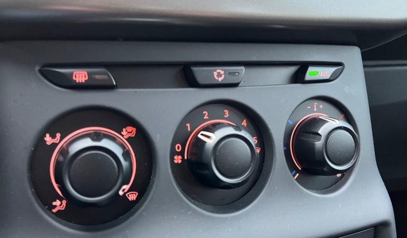 
								Citroën C3 1,2 PureTech 82 Seduction ETG 5d full									