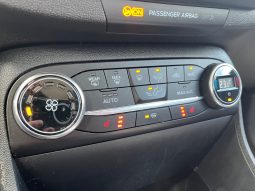 
										Ford Fiesta 1,0 EcoBoost Vignale 5d full									