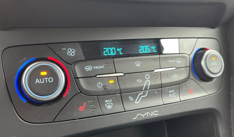 
								Ford Focus 1,0 SCTi 125 Titanium stc. 5d full									