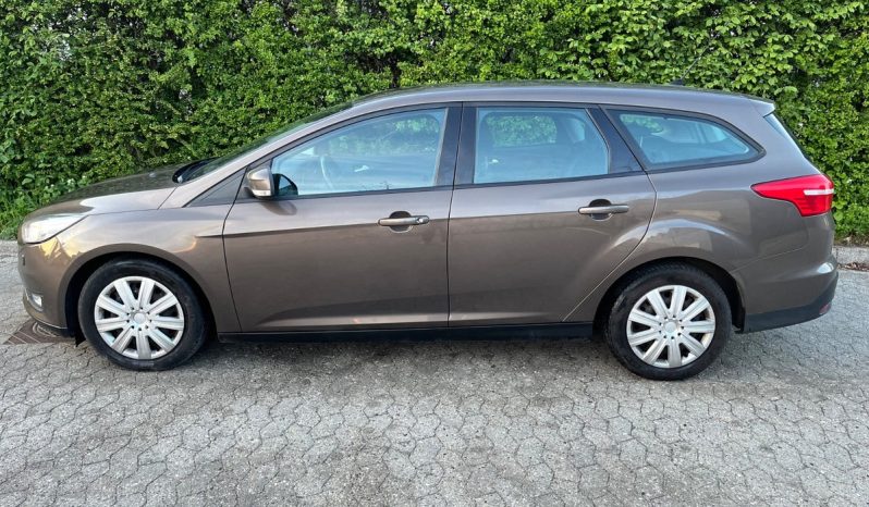 
								Ford Focus 1,0 SCTi 125 Business stc. 5d full									