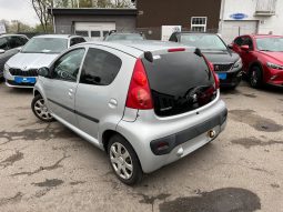 
										Peugeot 107 1,0 Cool 5d full									