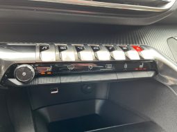 
										Peugeot 3008 1,2 e-THP 130 Allure 5d full									