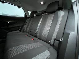 
										Peugeot 3008 1,2 e-THP 130 Allure 5d full									