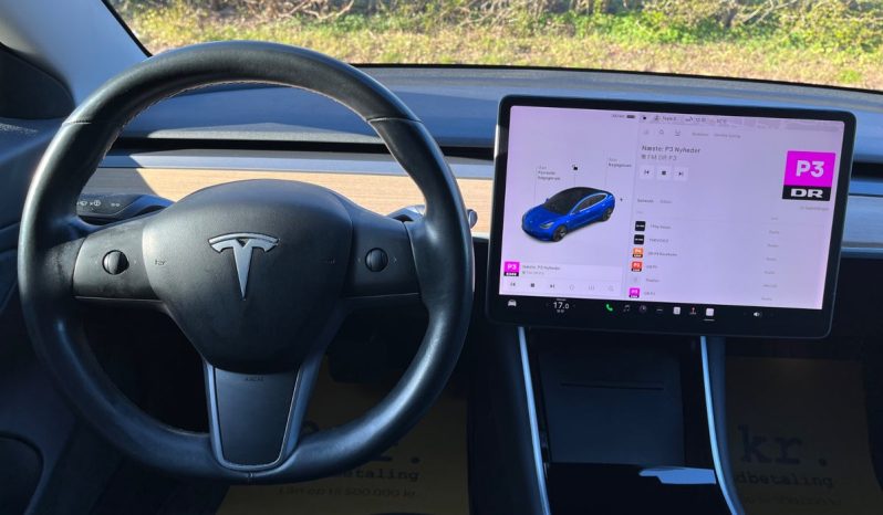 
								Tesla Model 3 Long Range AWD 4d full									