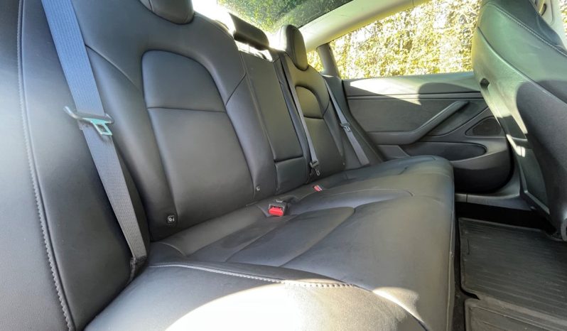 
								Tesla Model 3 Long Range AWD 4d full									