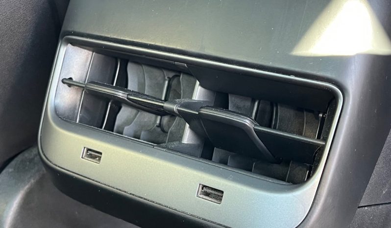 
								Tesla Model 3 Long Range AWD 4d full									