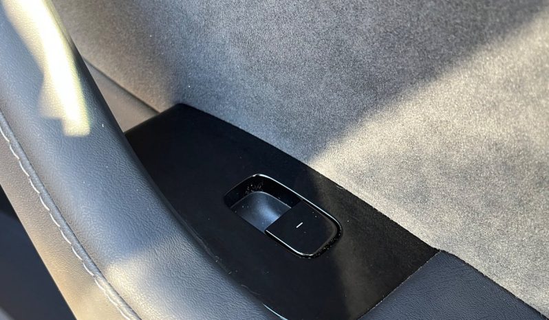 
								Tesla Model 3 Long Range AWD 4d full									