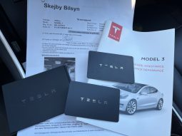 
										Tesla Model 3 Long Range AWD 4d full									