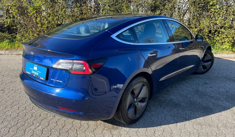 
								Tesla Model 3 Long Range AWD 4d full									