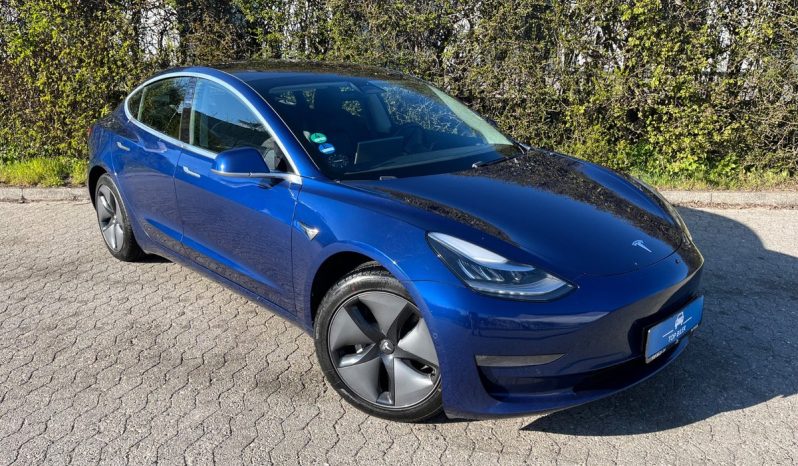 
								Tesla Model 3 Long Range AWD 4d full									
