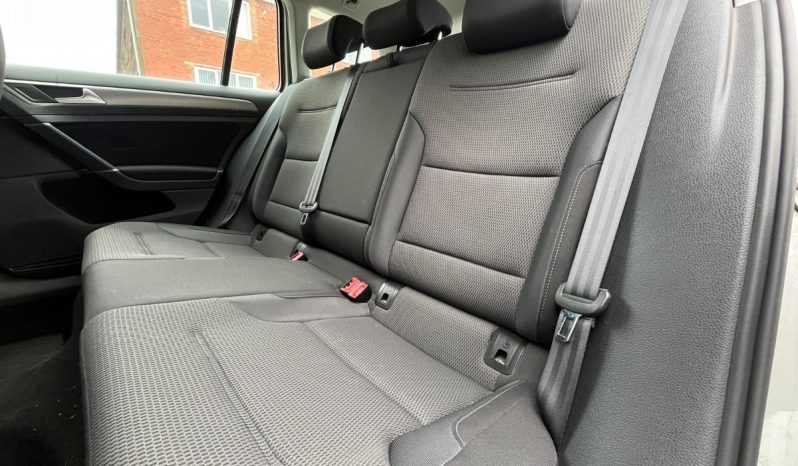 
								VW Golf VII 1,4 TSi 122 Highline Variant DSG BMT 5d full									