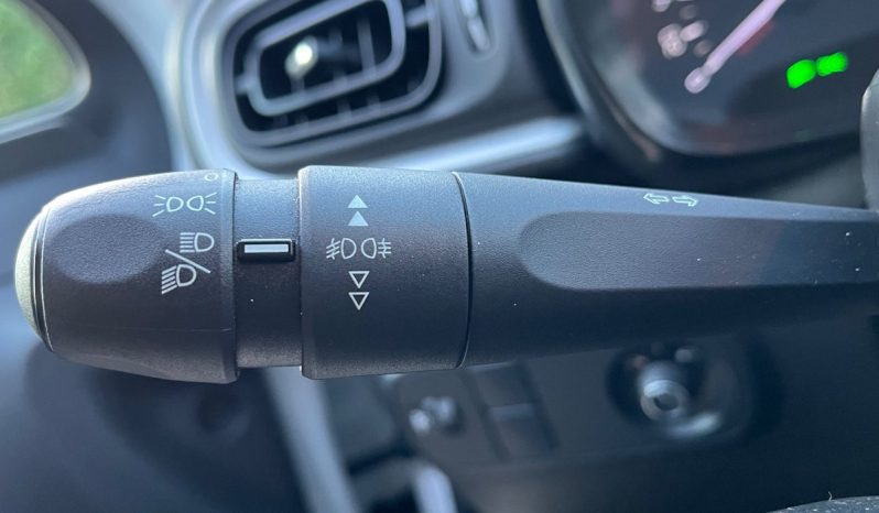 
								Citroën C3 1,2 PureTech 83 Shine 5d full									