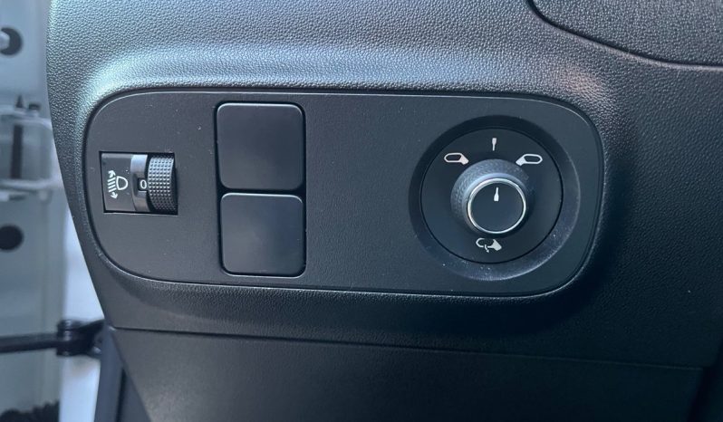 
								Citroën C3 1,2 PureTech 83 Shine 5d full									